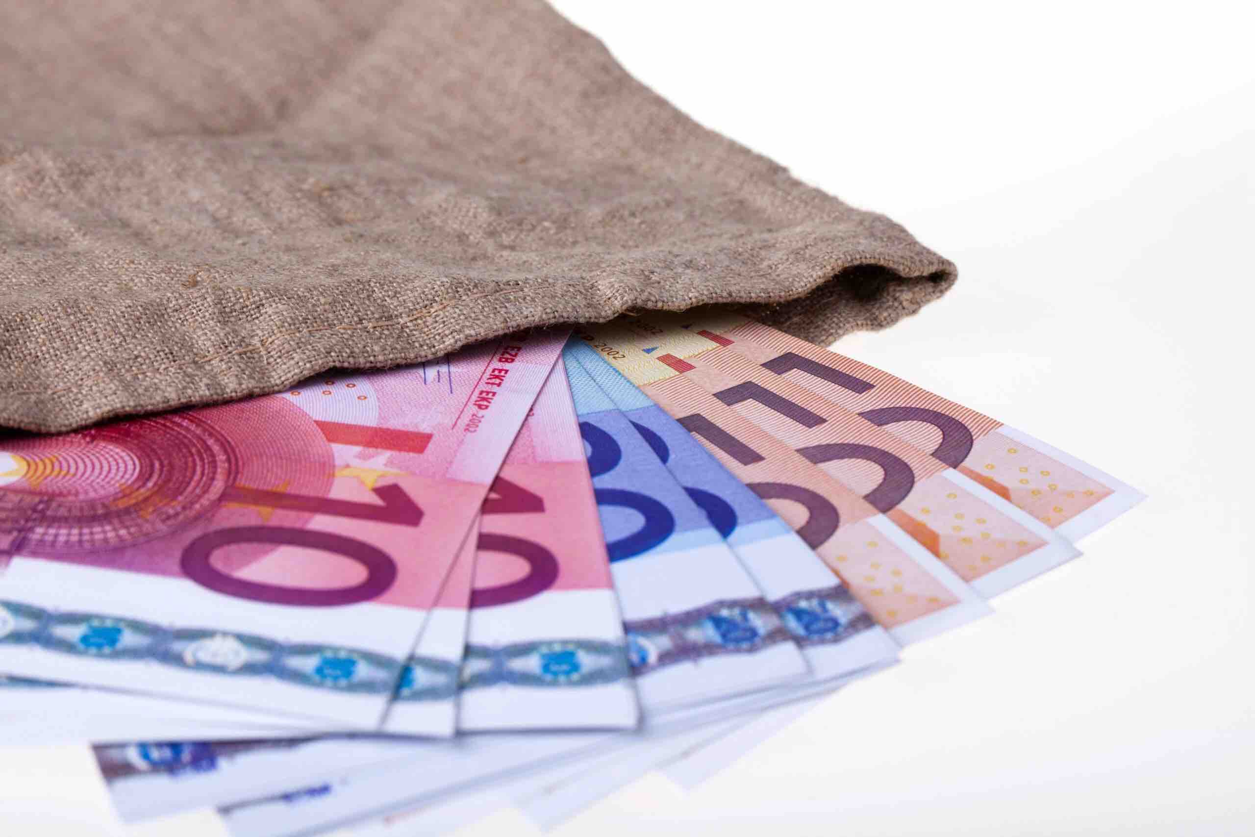 Contributo a fondo perduto per la Ristorazione Collettiva: invio delle domande dal 6 al 20 Giugno 32 Contributo a fondo perduto per la Ristorazione Collettiva: invio delle domande dal 6 al 20 Giugno